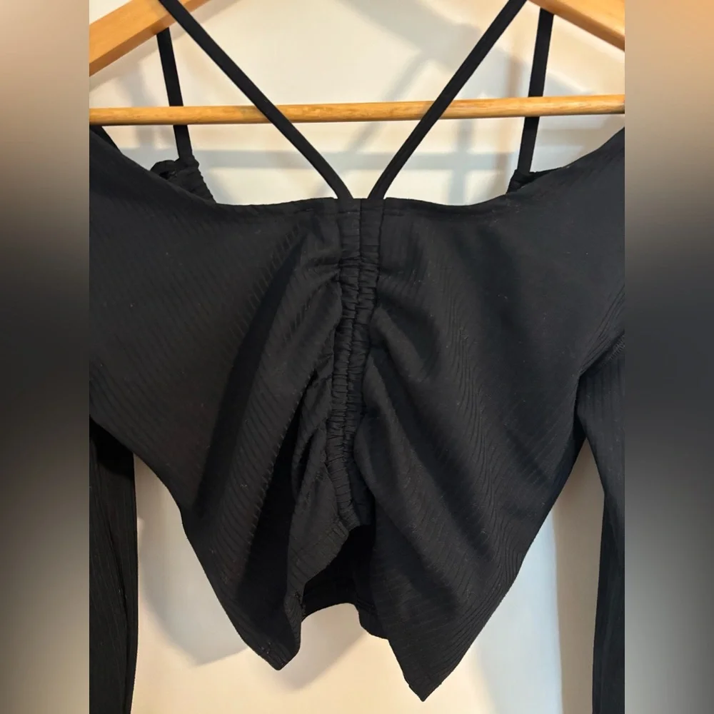FREE PEOPLE FP Movement Hot Tip Layer Black Cropped Cinched Long Sleeve Small
